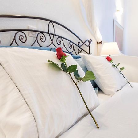 Yades - All Sea View Suites - Adults Only Naoussa Esterno foto