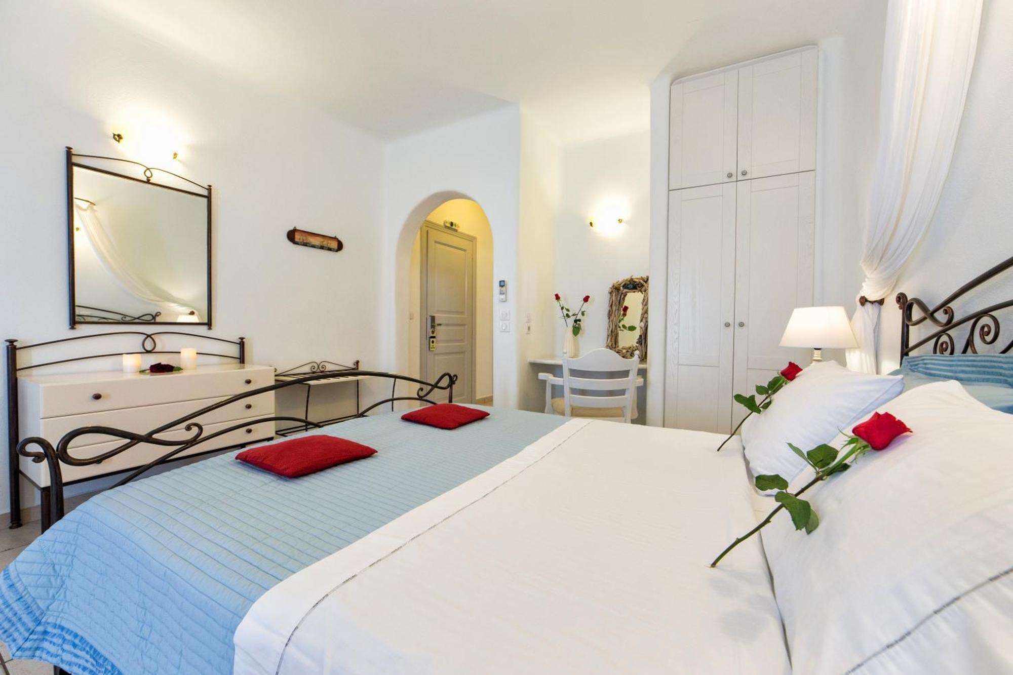 Yades - All Sea View Suites - Adults Only Naoussa Esterno foto